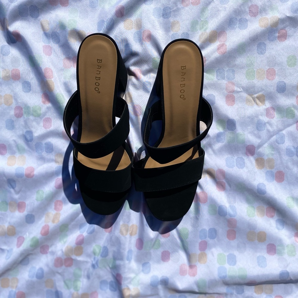 Black velvet block heels - Picture 2 of 2